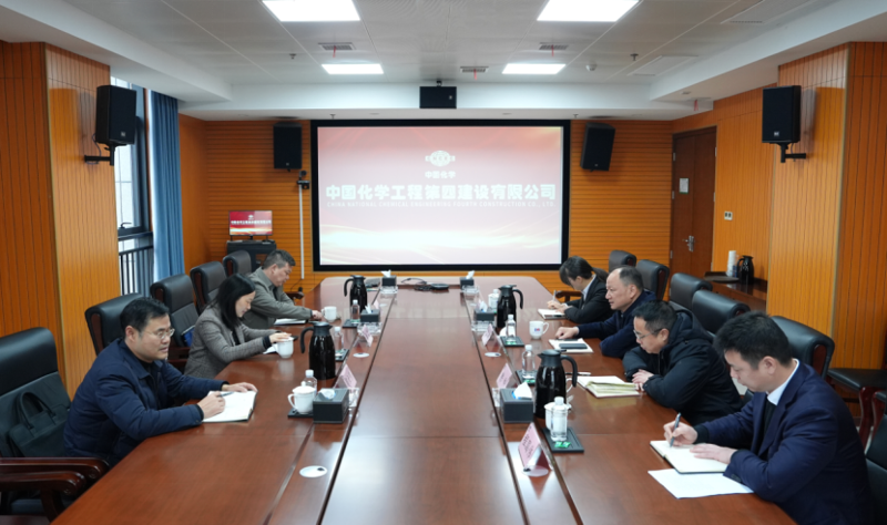 周鴻與岳陽市稅務局黨委書記、局長李莉舉行工作會談