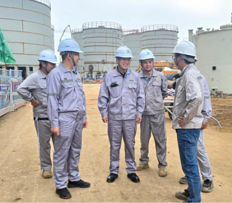 唐文方到公司湖北徽陽(yáng)項(xiàng)目開展節(jié)日帶班檢查